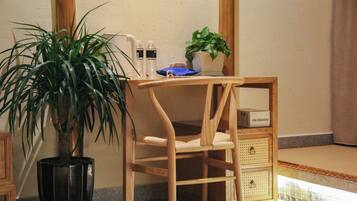 Business Twin Room | Desk, free WiFi