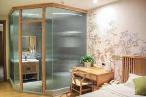 Comfort Double Room | Bathroom | Free toiletries, hair dryer, towels, soap - Hermitage Hotel (Jingdezhen)