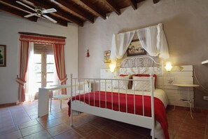 4 habitaciones, tabla de planchar con plancha y wifi gratis