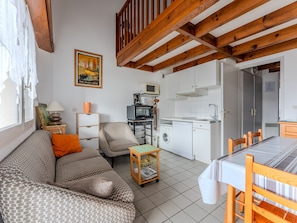 TV - Spacious Duplex for 6, 300m from Ocean, 2 Bedrooms, South Balcony (Biscarrosse Plage)