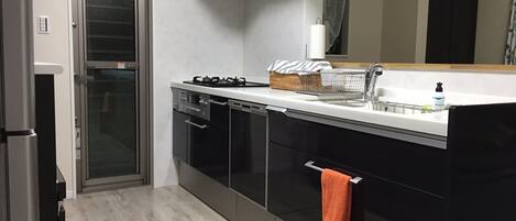 Private Vacation Home | Private kitchenette | Fridge, microwave, cookware/dishes/utensils