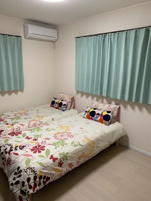Private Vacation Home | 2 bedrooms, desk, iron/ironing board, free WiFi - Nara Guesthouse Kaede (Nara)
