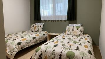 3 Bedroom House | 3 bedrooms, desk, iron/ironing board, free WiFi