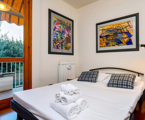 Apartment, 3 Schlafzimmer | 3 Schlafzimmer, individuell dekoriert, Schreibtisch