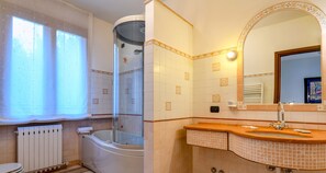 Appartement, 3 chambres | Salle de bain