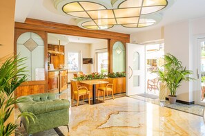 Lobby - Hotel Centrale (Garda)