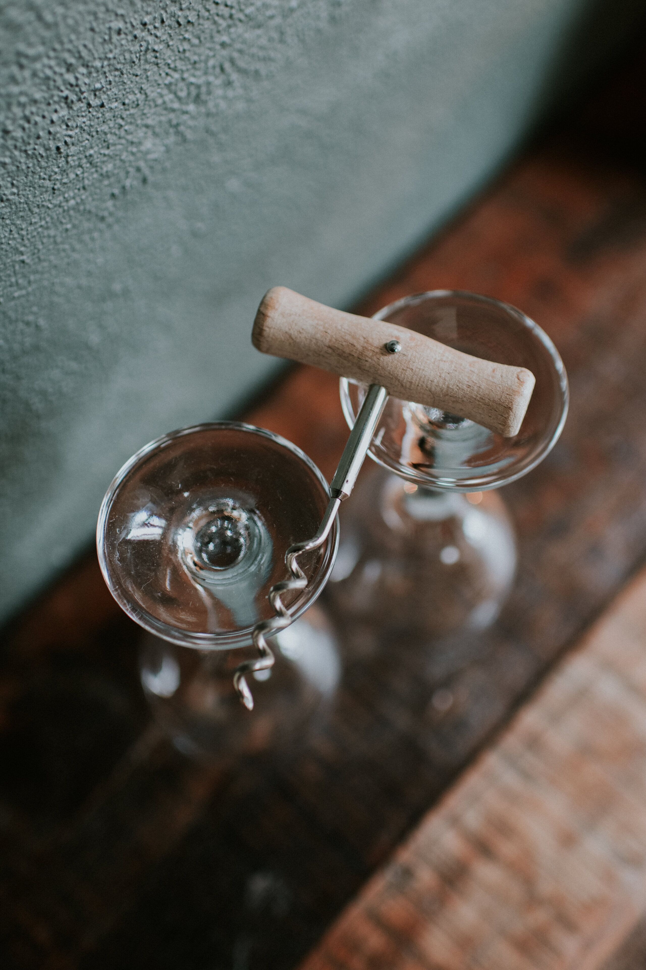 deluxe double room | living area | tv