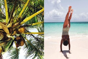 En la playa, camastros y toallas de playa