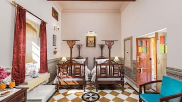 Habitación estándar | Ropa de cama de alta calidad, minibar, caja fuerte