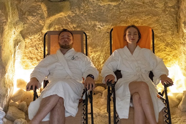 Sauna, hydrotherapy, aromatherapy, body wraps, 1 treatment room