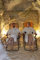 Sauna, hydrotherapy, aromatherapy, body wraps, 1 treatment room