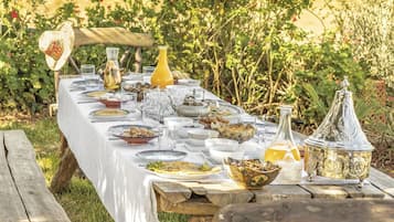 Se sirven desayunos, almuerzos y cenas