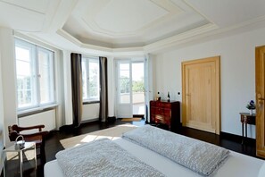 Phòng Suite, quang cảnh hồ | 1 phòng ngủ, nôi (giường cho trẻ sơ sinh) miễn phí