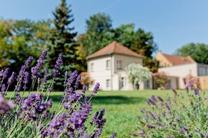 Perincian bahagian luar