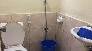 Economy Room | Bathroom | Shower, free toiletries, towels - Dungka-an Resort (Dumanjug)