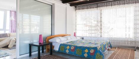 1 soverom, strykejern/-brett, wi-fi (inkludert) og sengetøy