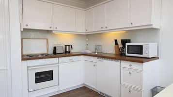 Fridge, microwave