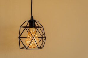 Dreibettzimmer, Terrasse | Schallisolierte Zimmer, kostenloses WLAN