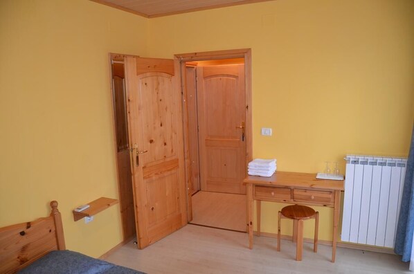 Double Room, Balcony, Garden View | Living area | Flat-screen TV - Buzinel Guest House (Brda)