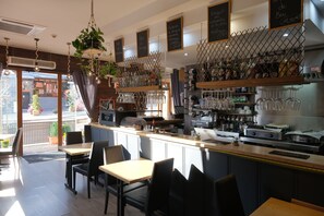 Bar (on property) - Hotel Arbre de Neu (Encamp)
