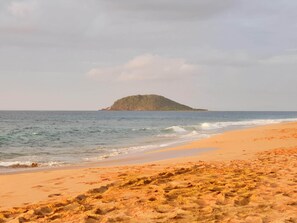 Am Strand, Liegestühle, Strandtücher