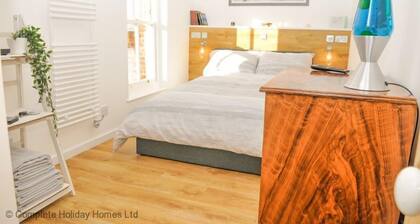 Whitsun Cottage - a 1 bedroomed cottage sleeping up to 3 guests