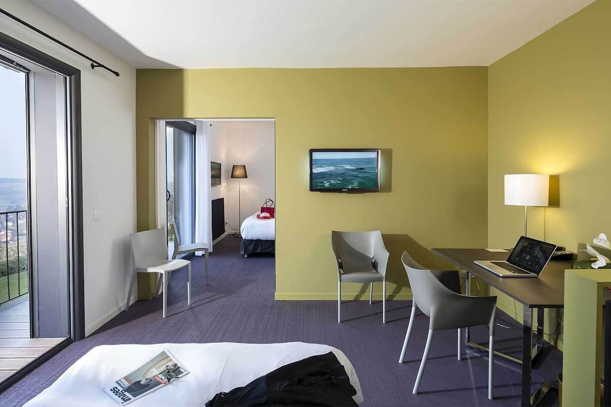junior suite | 1 bedroom, premium bedding, minibar, in-room safe