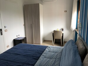 Két bảo mật tại phòng, màn/rèm cản sáng, bàn ủi/dụng cụ ủi quần áo 