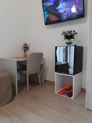 Interior - English Inn rooms (Sorrento)