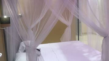 1 habitación, escritorio, tabla de planchar con plancha y wifi