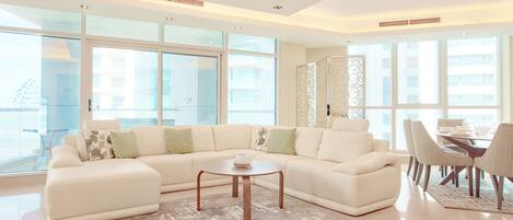 Appartamento Deluxe | Area soggiorno | TV LCD