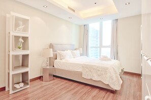3 habitaciones, escritorio, tabla de planchar con plancha y wifi gratis 