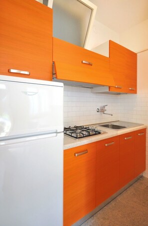 Microwave, freezer