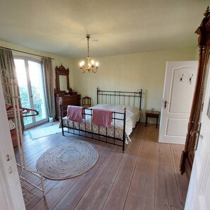 2 Schlafzimmer, Bügeleisen/Bügelbrett, kostenloses WLAN