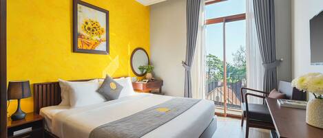 Chambre Double Deluxe | Bureau, espace de travail pour ordinateur portable, rideaux occultants