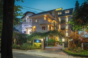 Front of property - Duy Long Hotel (Da Lat)