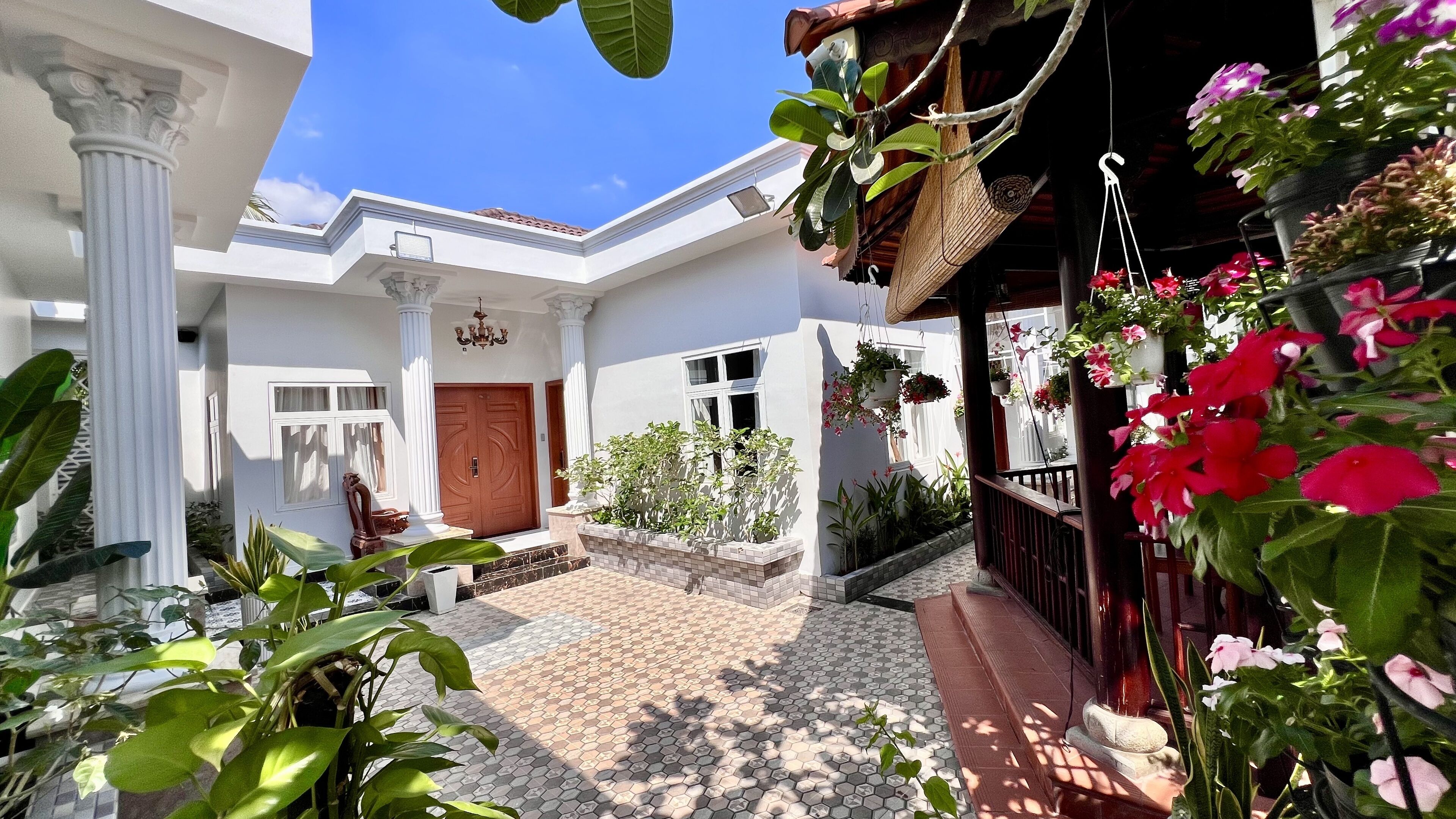 ด้านหน้าที่พัก