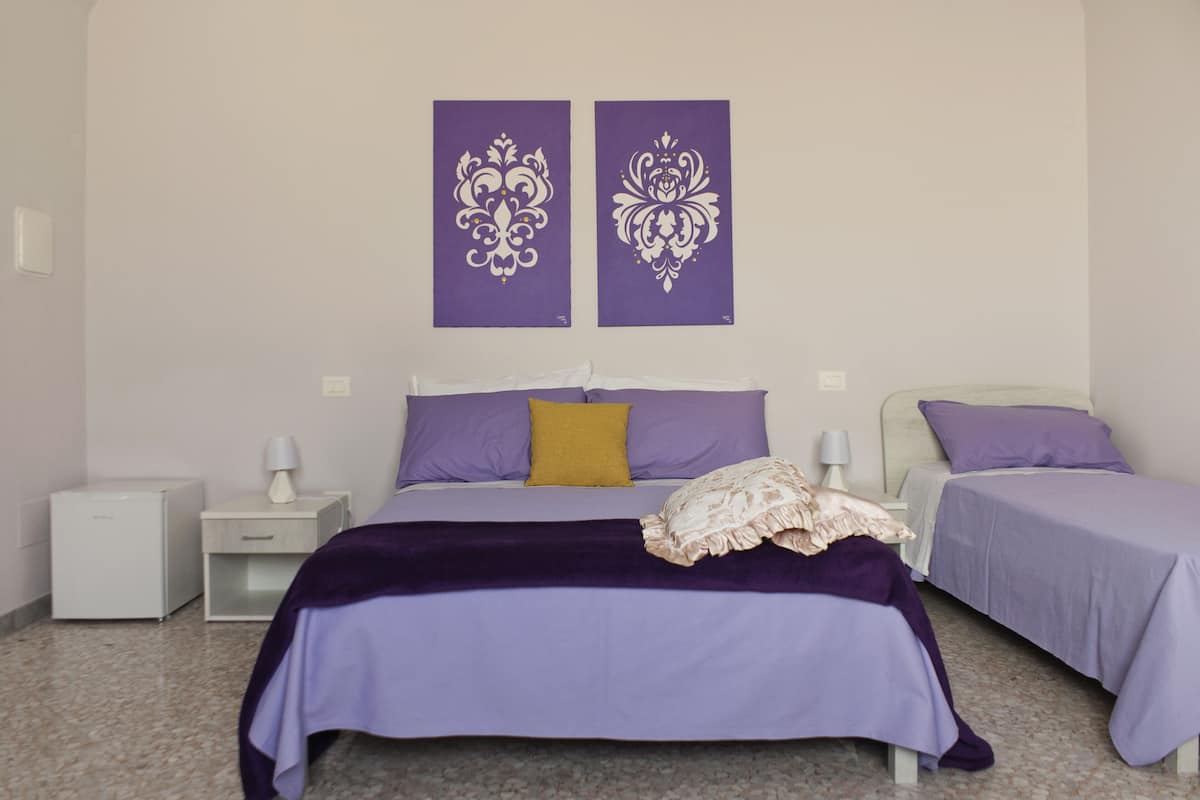 Vierbettzimmer (Ametista) | Daunenbettdecken, Betten mit Memory-Foam-Matratzen, Minibar