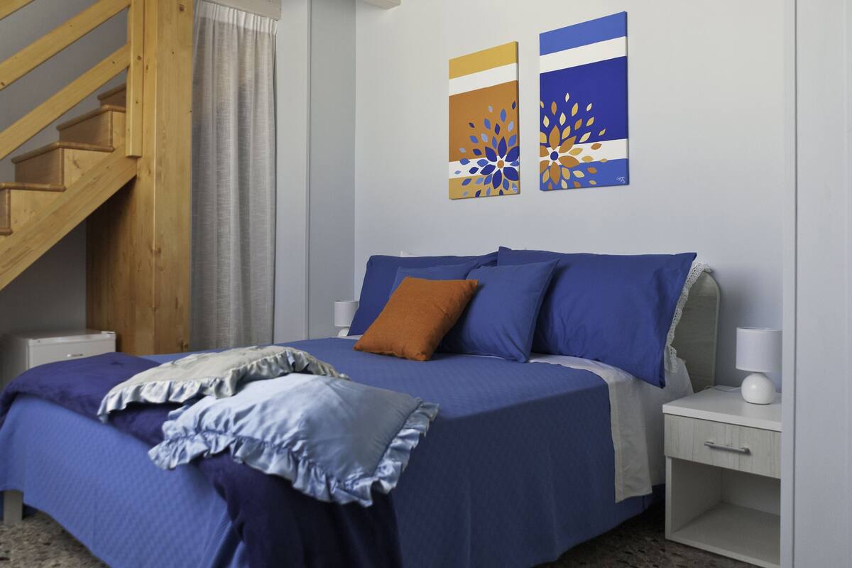 Doppelzimmer (Topazio) | Daunenbettdecken, Betten mit Memory-Foam-Matratzen, Minibar