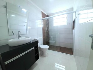 Bathroom - Apê - Foot in the Sand and Sea View. (Cidade Ocian)