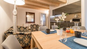 Superior Apartment, 3 Bedrooms, Terrace | Living room - Black Venetian New Style Ca' D'Oro (Venice)