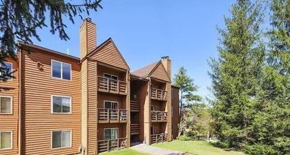 Schöne 2 Schlafzimmer, 2 Bäder Erdgeschosswohnung ist nur wenige Schritte vom Skilift und Lodge im Timberline Resort.