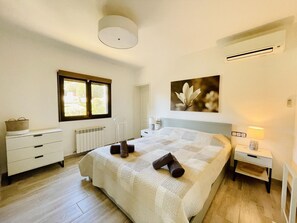 3 makuuhuonetta, silitysrauta/-lauta, internet, vuodevaatteet