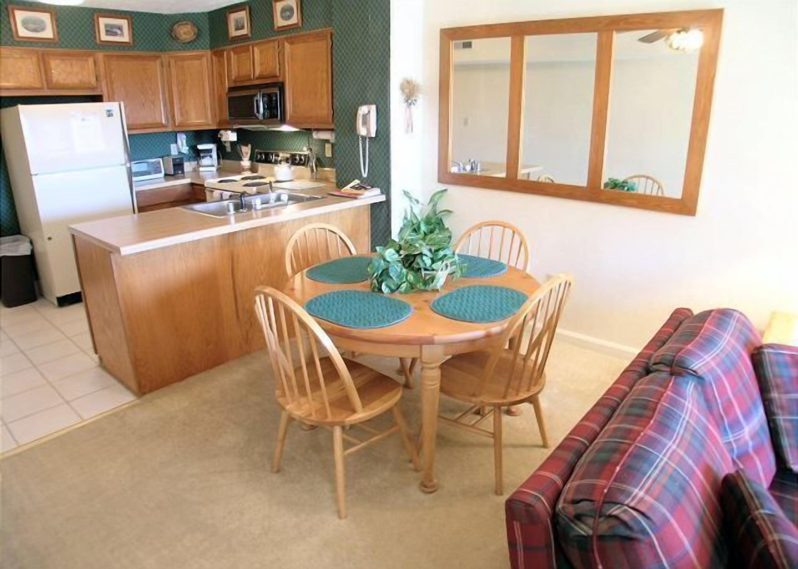 BR248-Pool! Close to all ski areas and Canaan Valley Attractions!