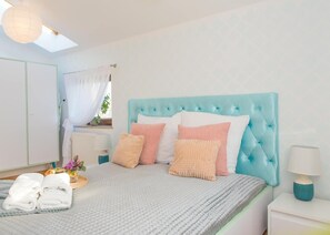 1 bedroom, desk, laptop workspace, blackout drapes