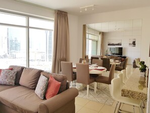 Deluxe Apartment | Living room | LCD TV - Luton Vacation Home Burj Views (Dubai)