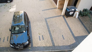 Parking sans voiturier (10 PLN par jour)