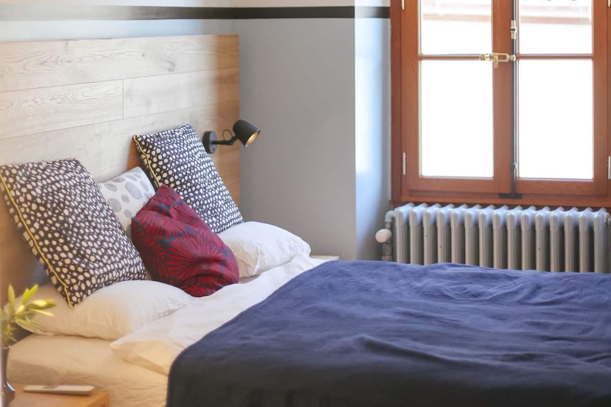 Kamar Double Standar (Volterra) | Didekorasi berbeda-beda dan dilengkapi dengan perabotan berbeda-beda