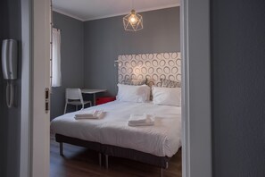 In-room safe, free WiFi, bed sheets