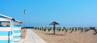 Cosy apartment in villa for 3 guests with A/C, pool, WIFI, TV and terrace